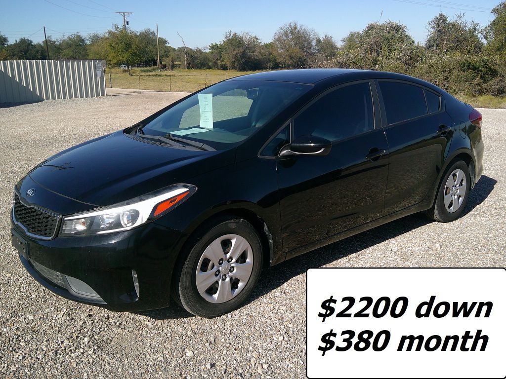 2017 Kia Forte Image 1