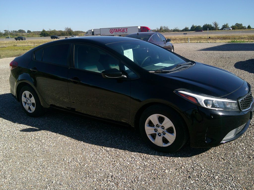 2017 Kia Forte Image 2