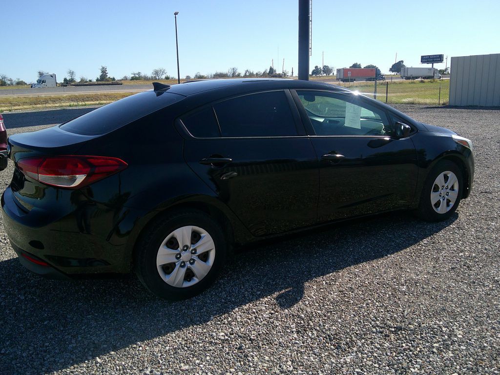 2017 Kia Forte Image 3