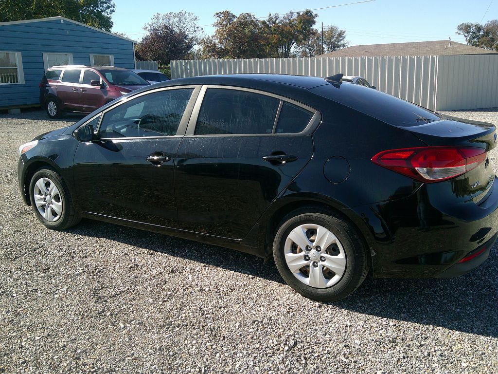 2017 Kia Forte Image 4
