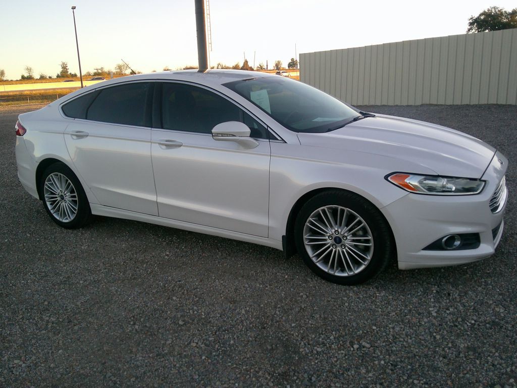 2016 Ford Fusion Image 2