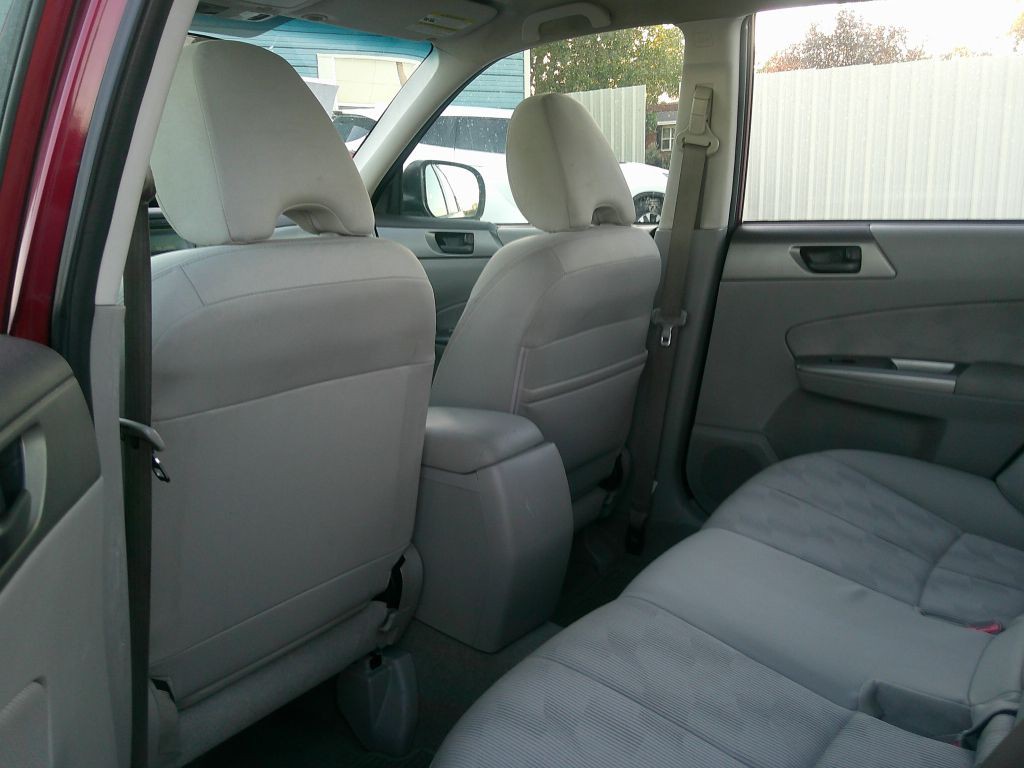 2010 Subaru Forester Image 8