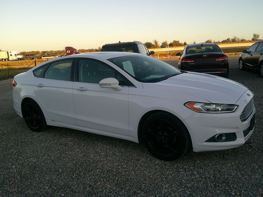 2016 Ford Fusion Image 2