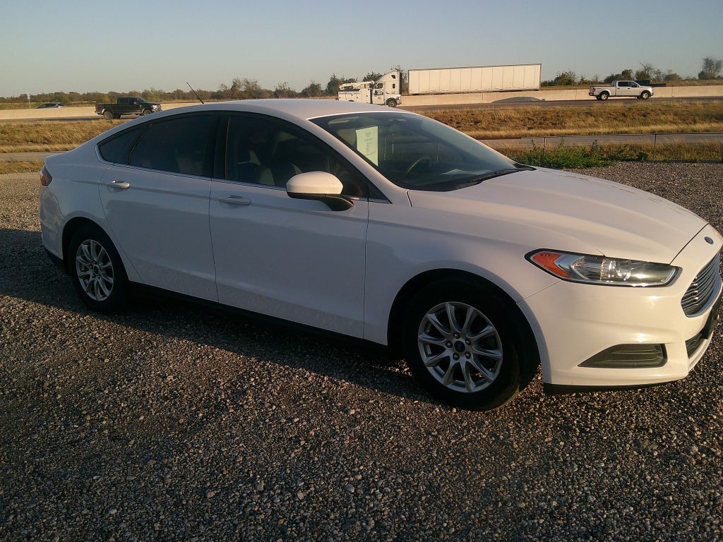 2016 Ford Fusion Image 2