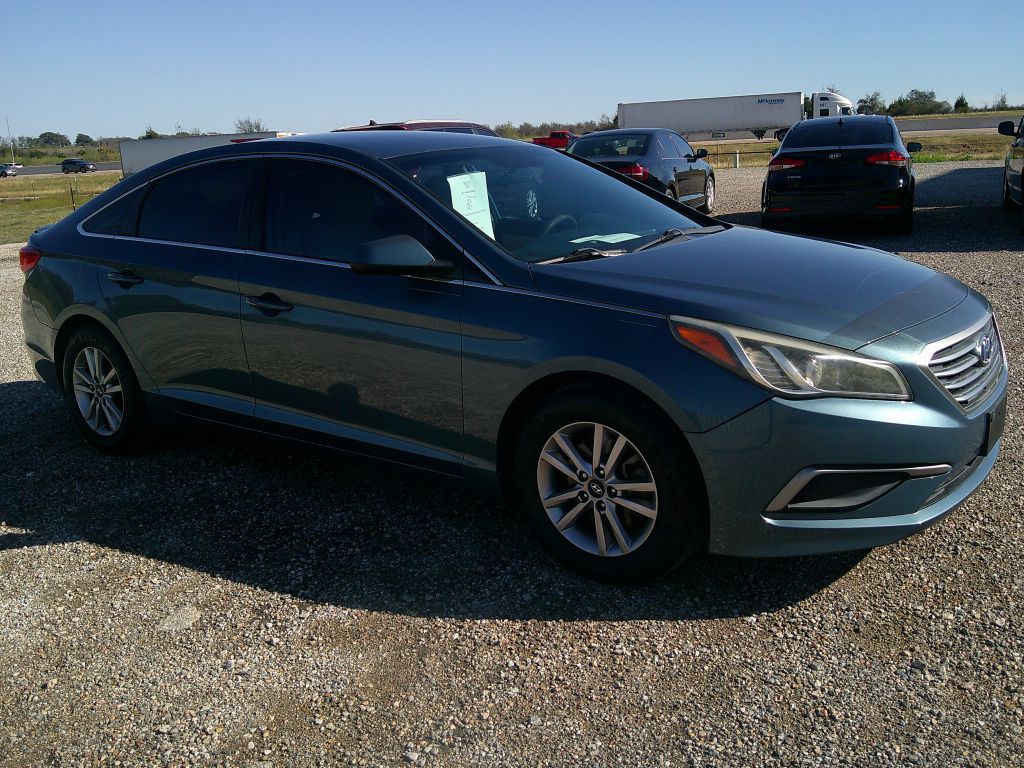 2017 Hyundai Sonata Image 2