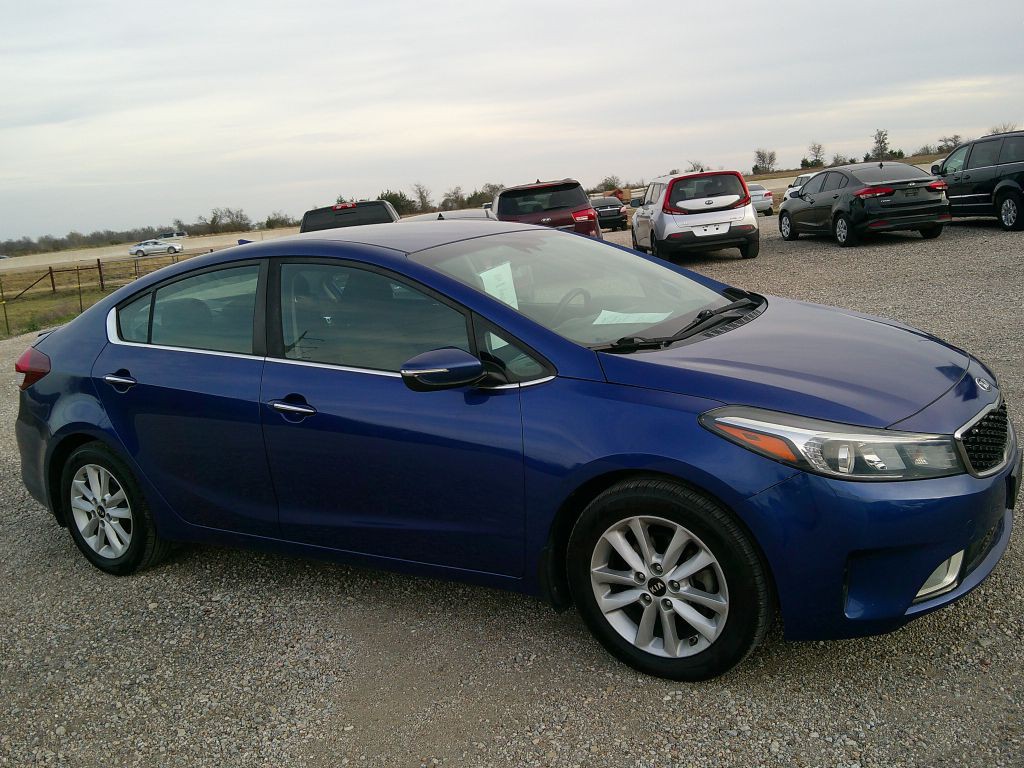 2017 Kia Forte Image 2