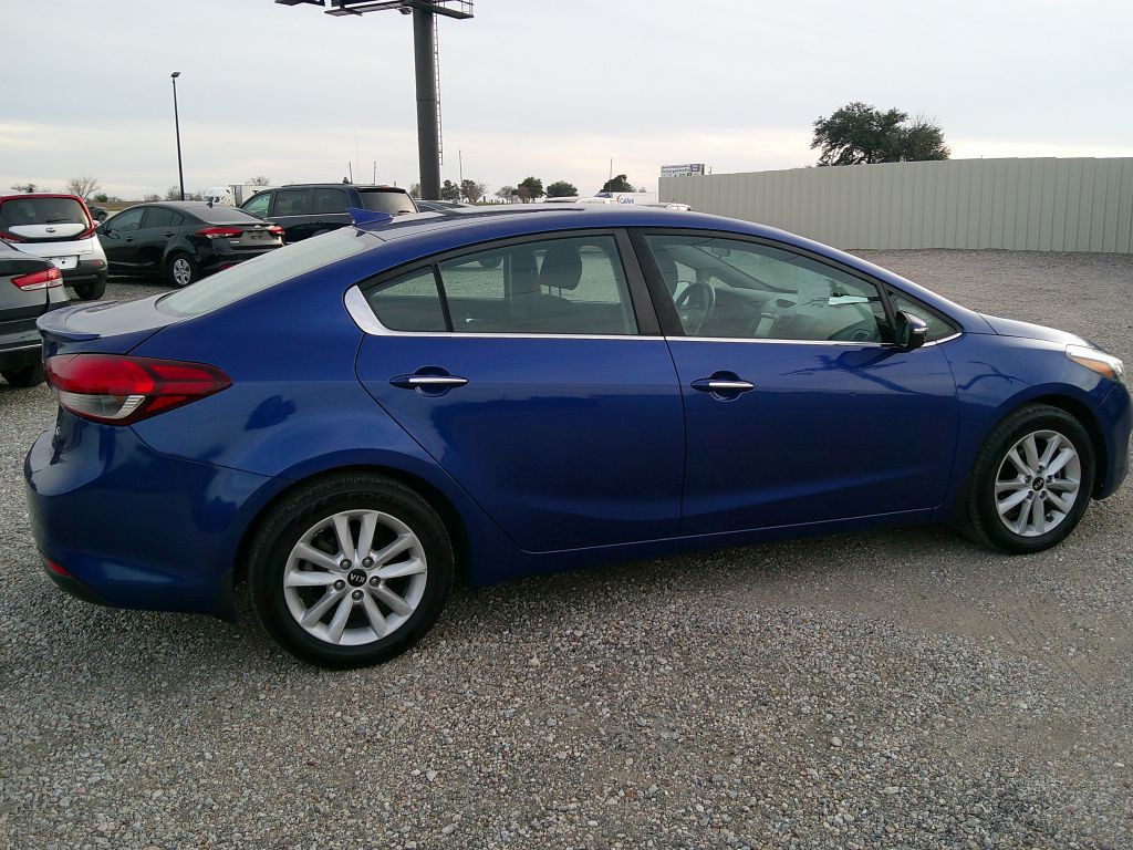 2017 Kia Forte Image 3