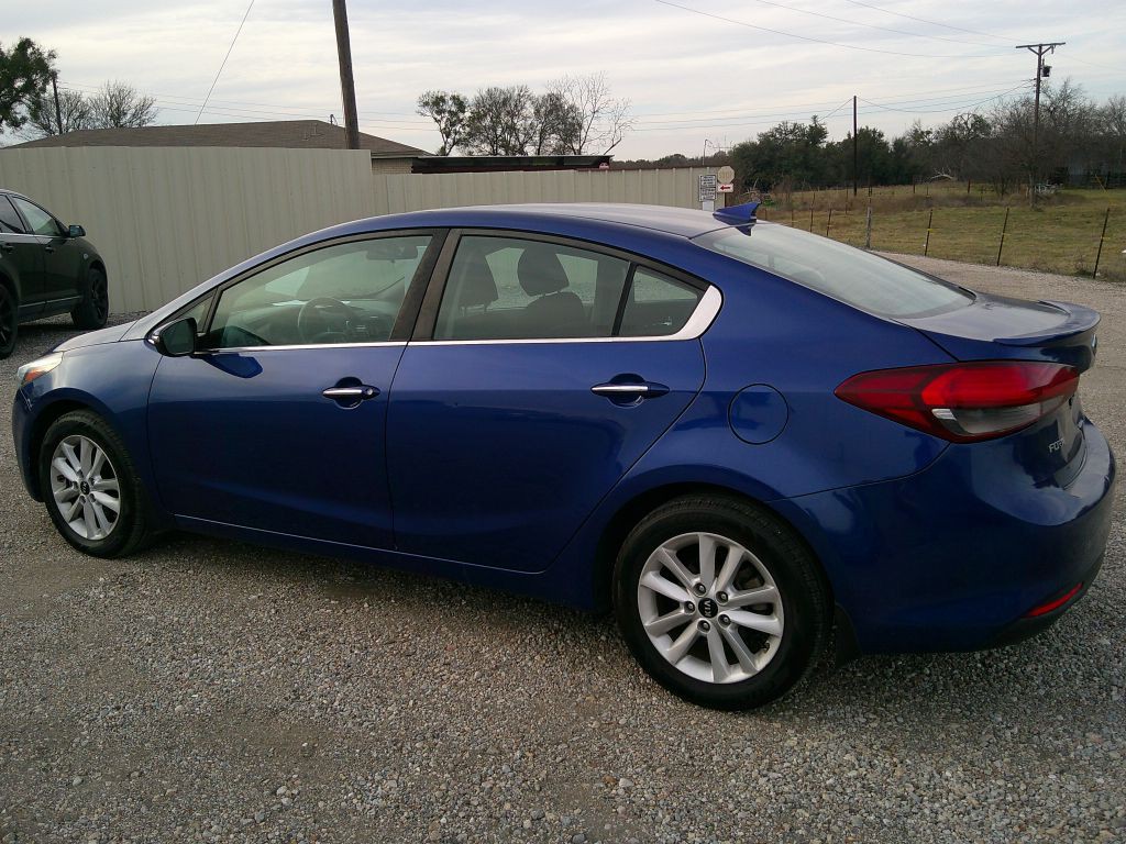 2017 Kia Forte Image 4