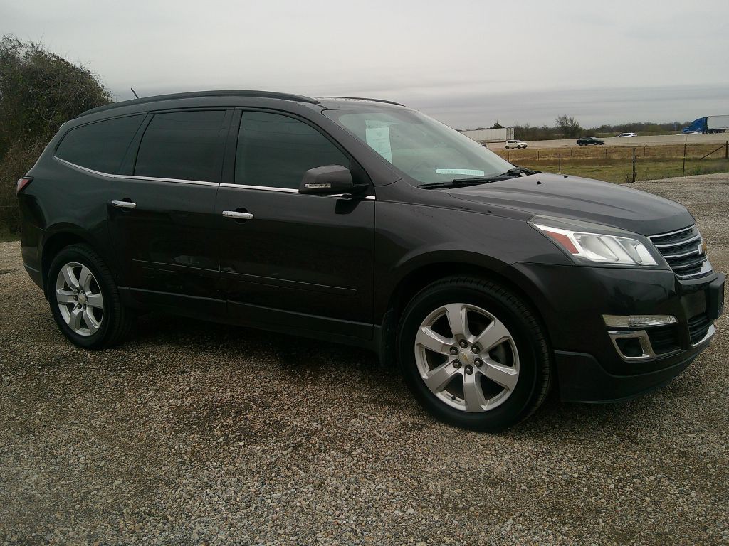 2017 Chevrolet Traverse Image 2