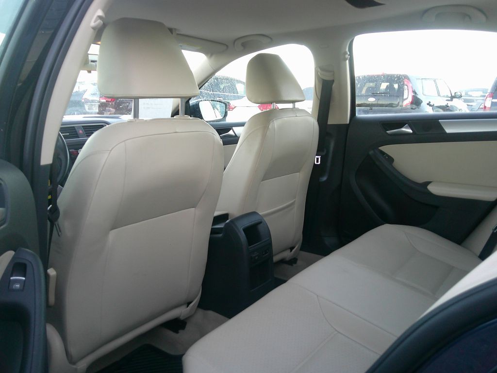 2013 Volkswagen Jetta Image 8