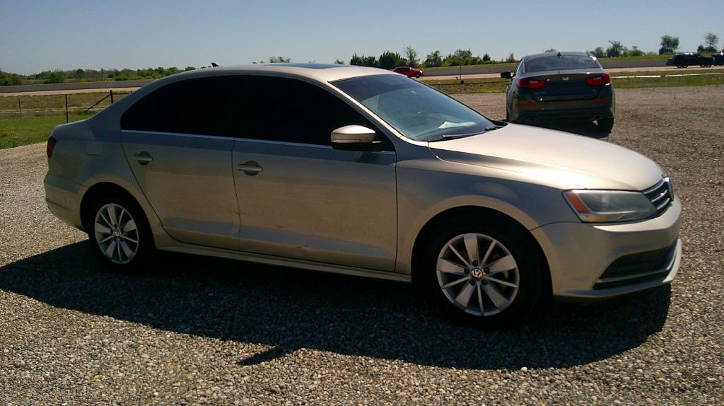 2016 Volkswagen Jetta Image 2