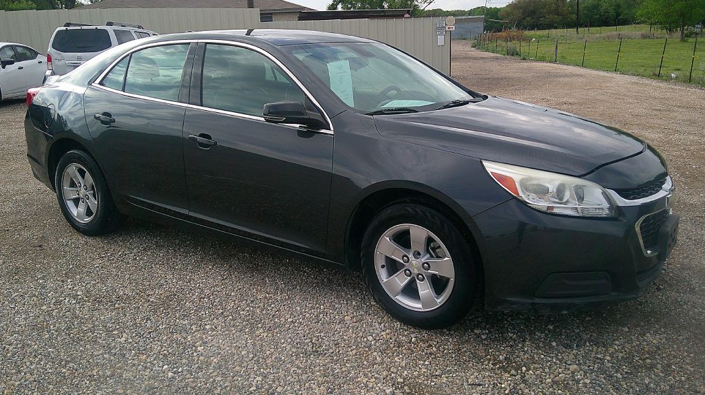 2014 Chevrolet Malibu Image 2