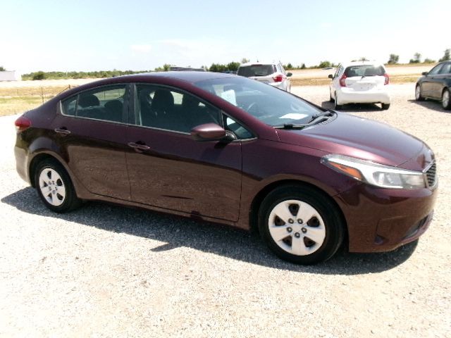 2018 Kia Forte Image 2