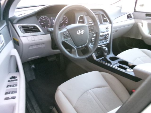 2016 Hyundai Sonata Image 9