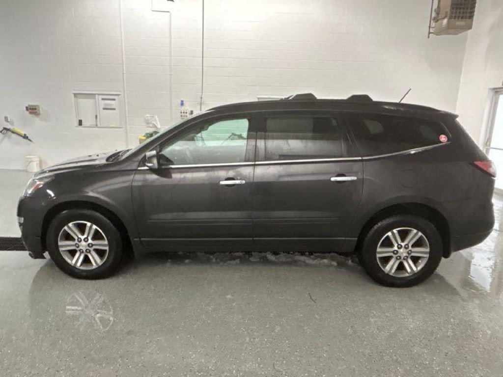2015 Chevrolet Traverse Image 2
