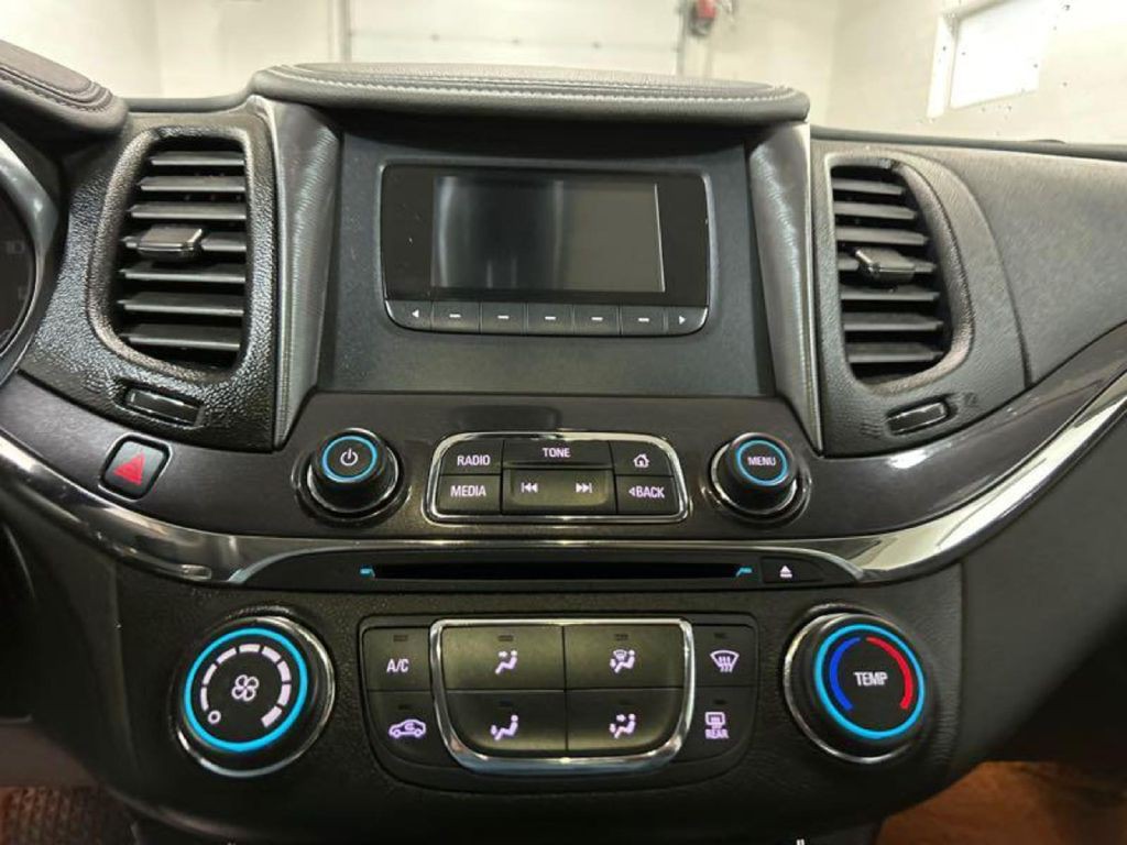 2014 Chevrolet Impala Image 2