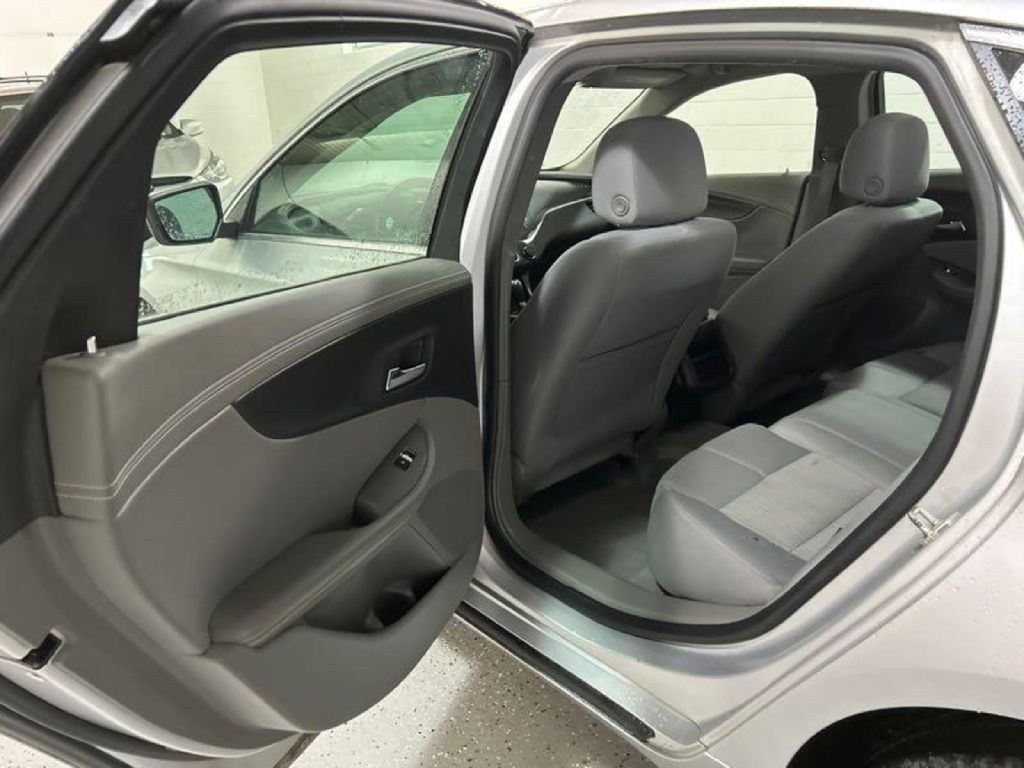 2014 Chevrolet Impala Image 4