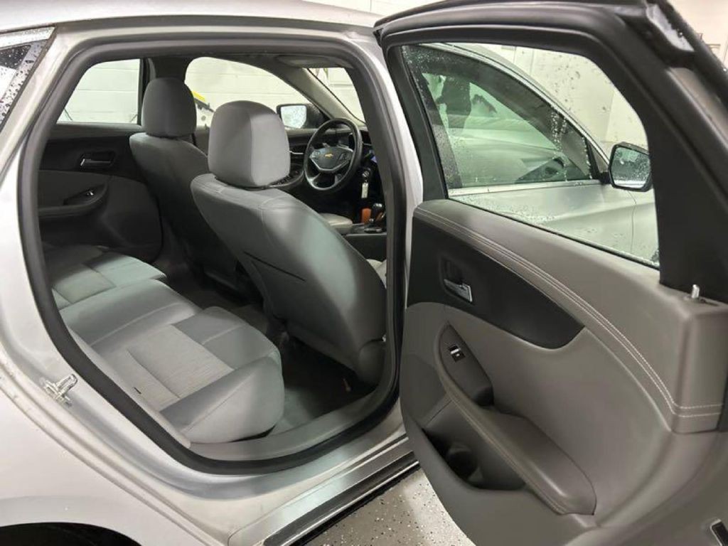 2014 Chevrolet Impala Image 8