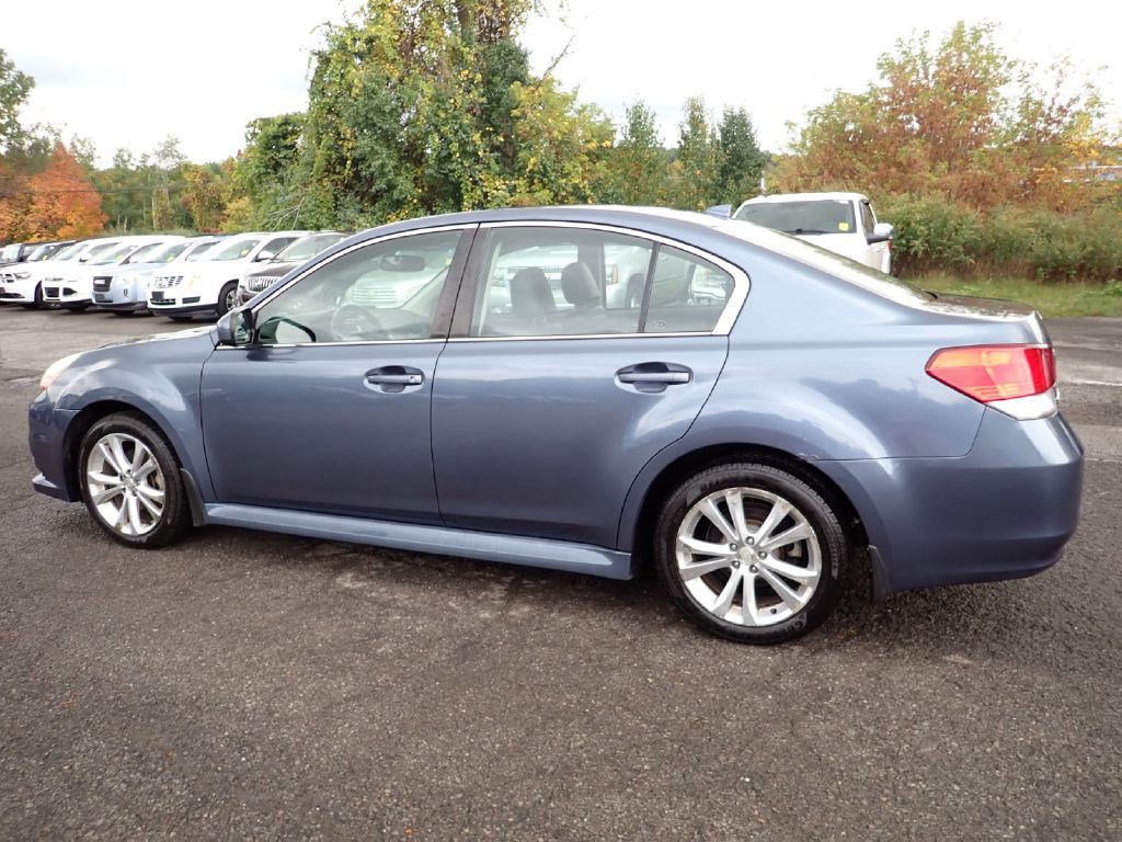 2014 Subaru Legacy Image 2