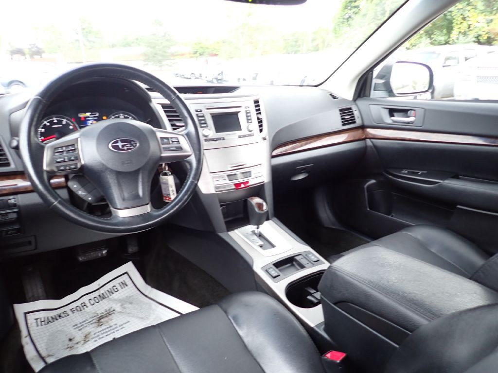 2014 Subaru Legacy Image 9