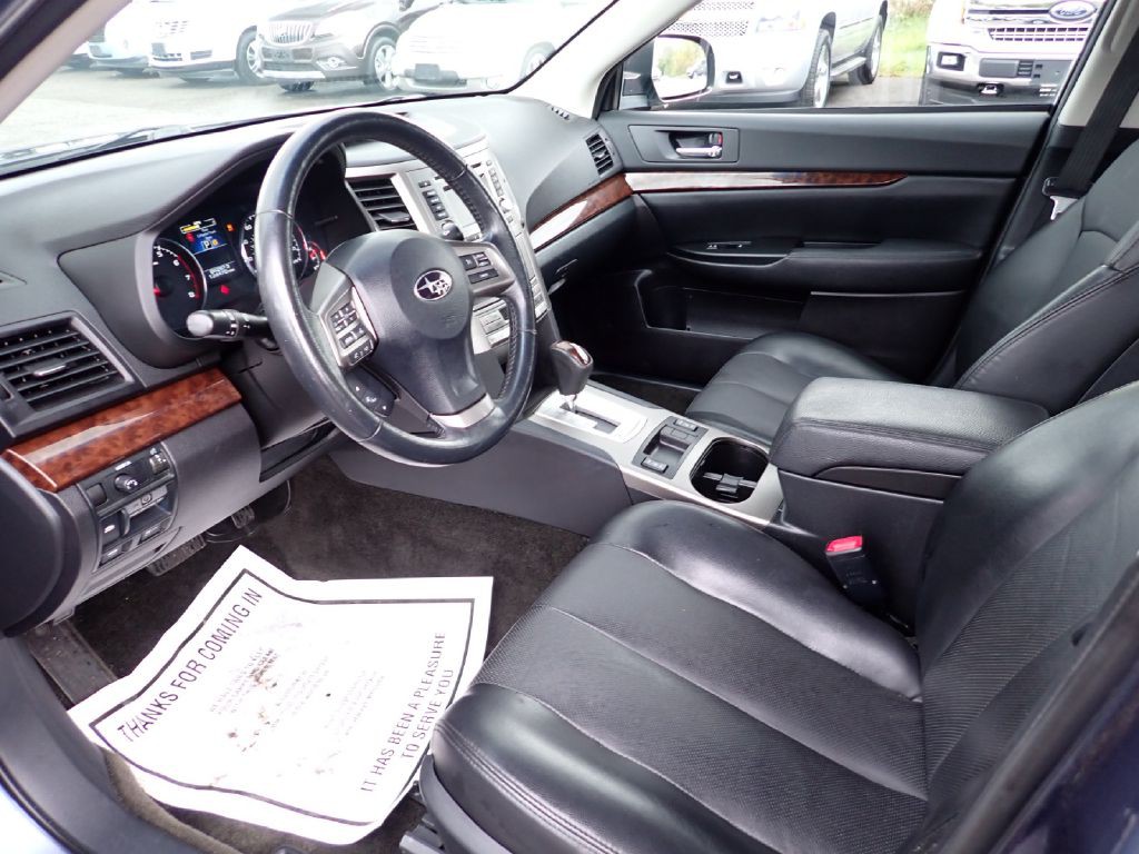 2014 Subaru Legacy Image 10