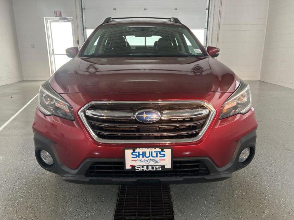 2018 Subaru Outback Image 2