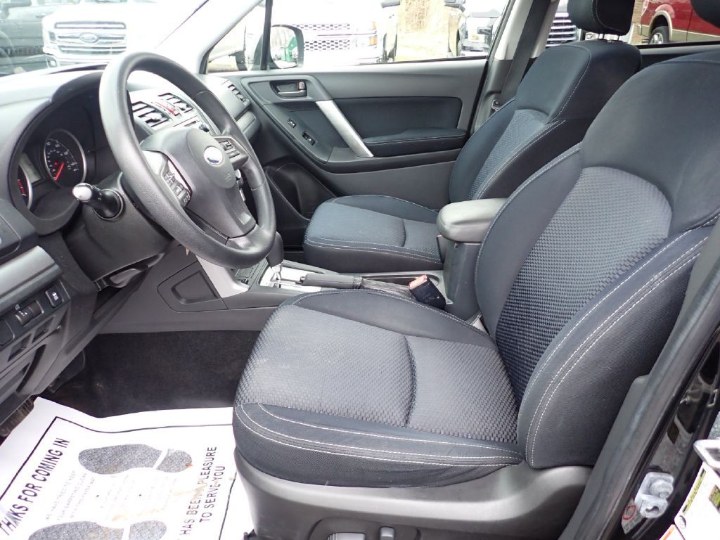 2015 Subaru Forester Image 2
