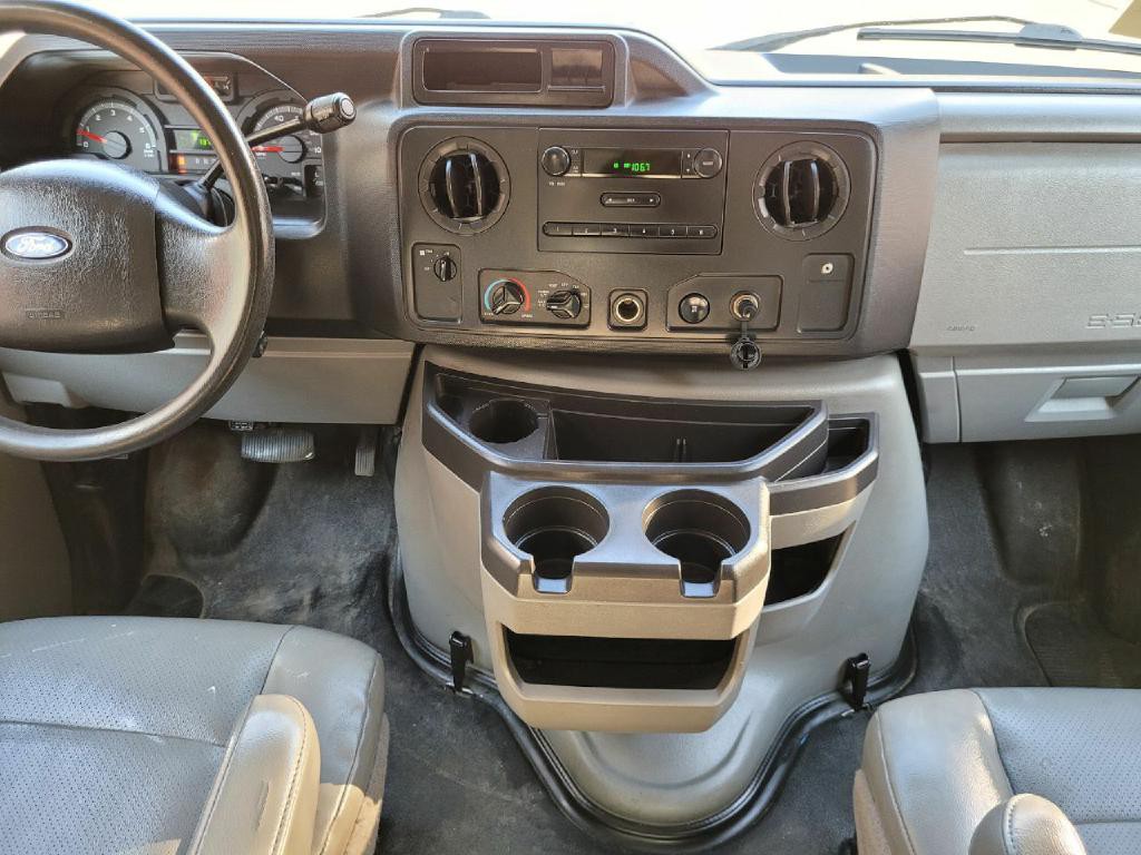 2013 Ford E-Series Image 19