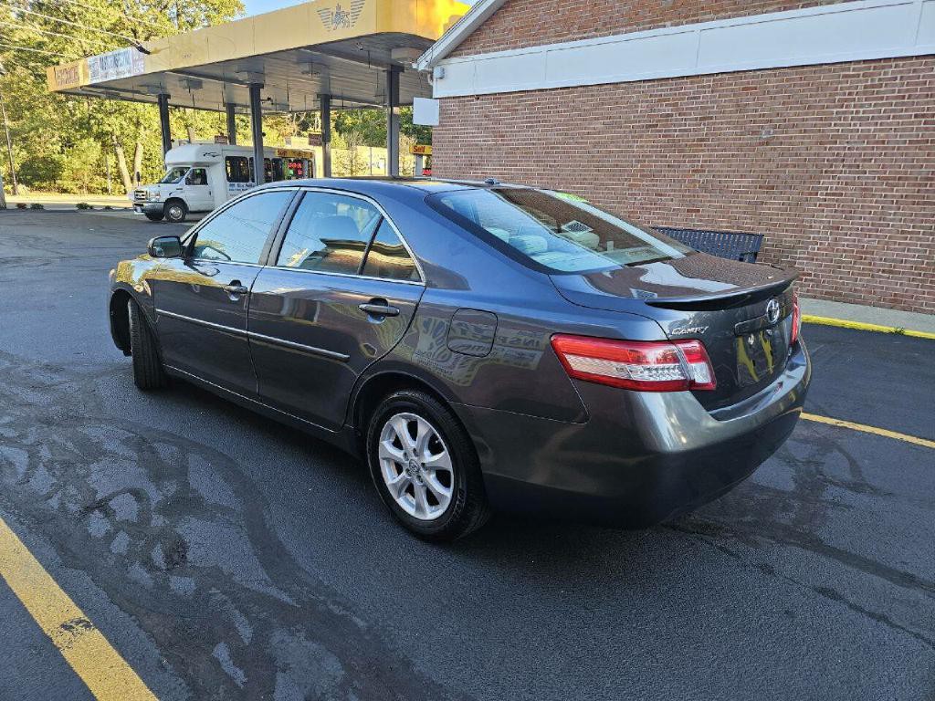 2010 Toyota Camry Image 5