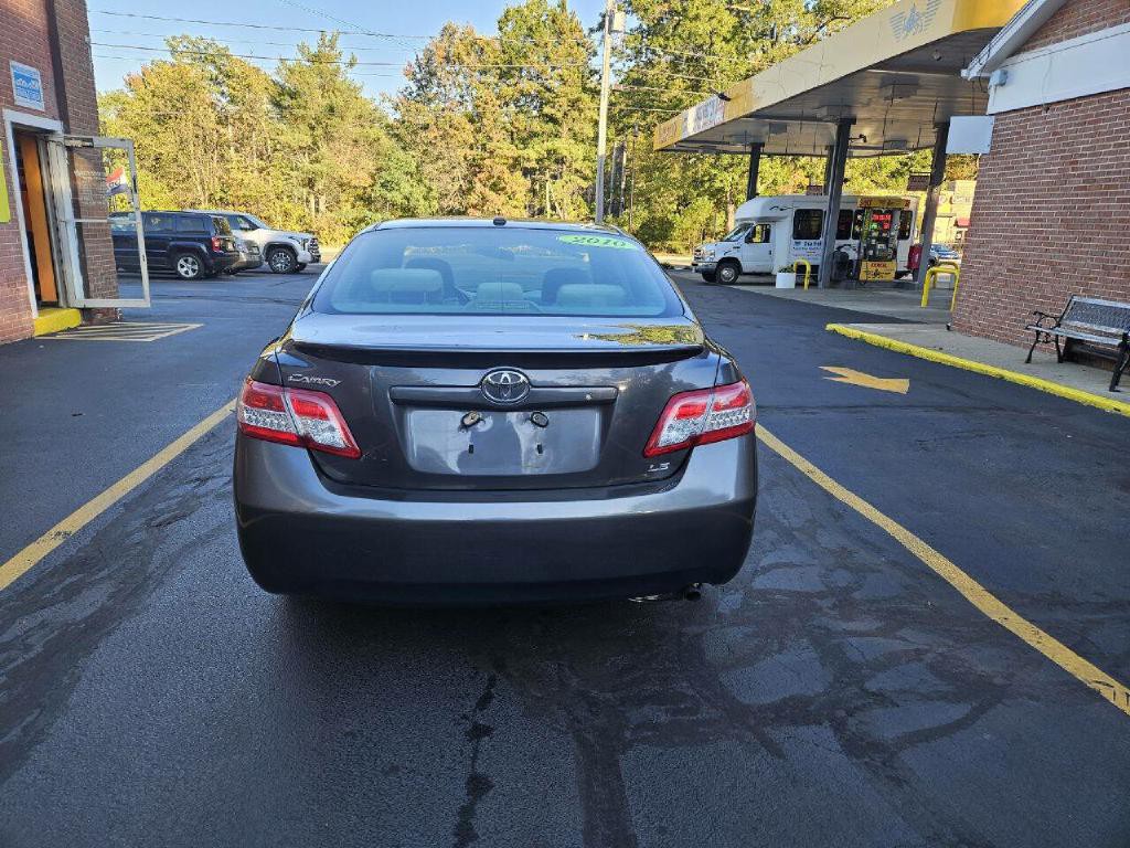 2010 Toyota Camry Image 6