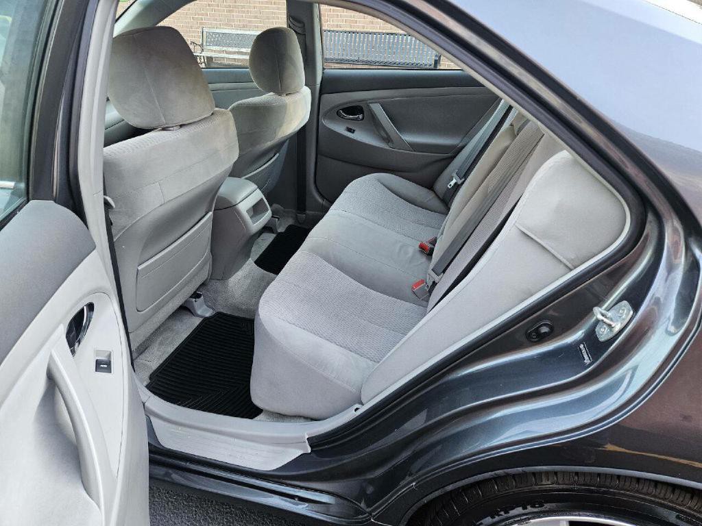 2010 Toyota Camry Image 14