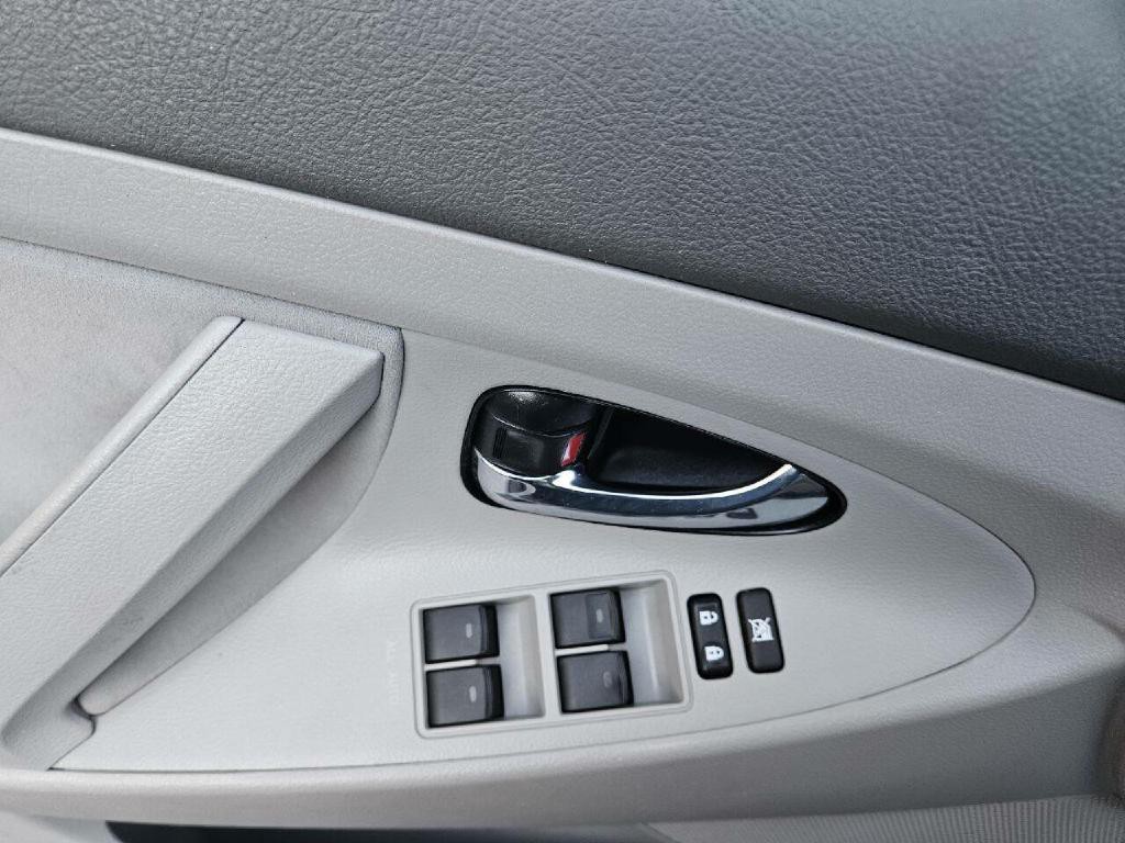 2010 Toyota Camry Image 18