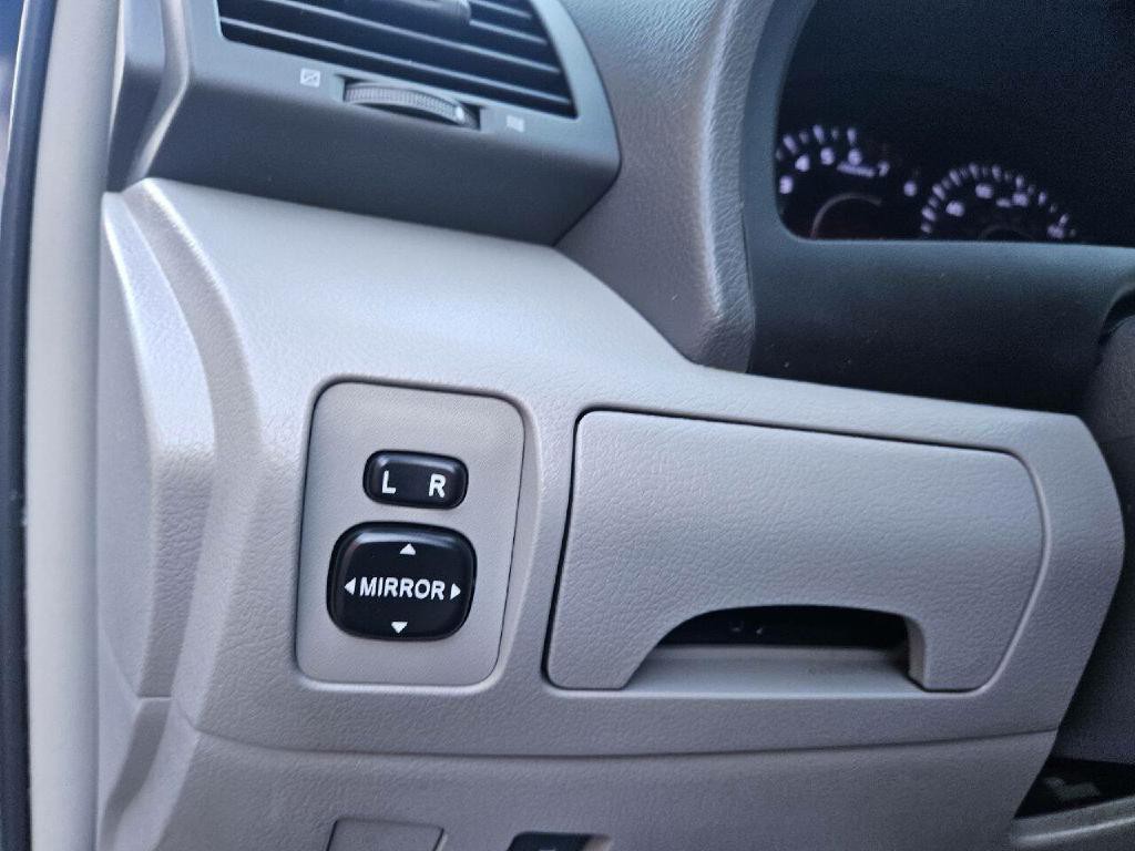 2010 Toyota Camry Image 19