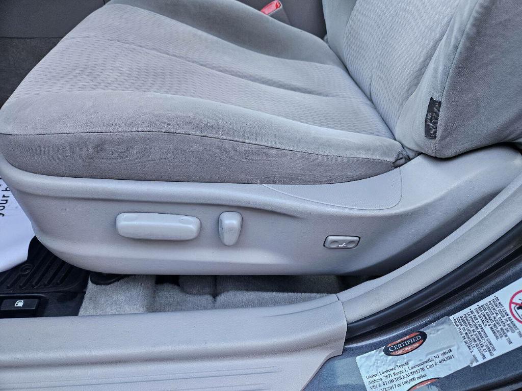 2010 Toyota Camry Image 23
