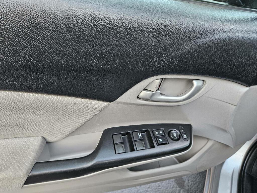 2013 Honda Civic Image 12