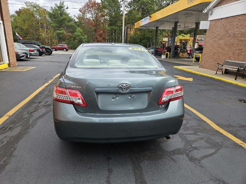 2011 Toyota Camry Image 6