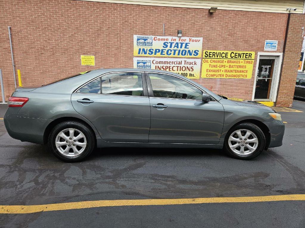 2011 Toyota Camry Image 9