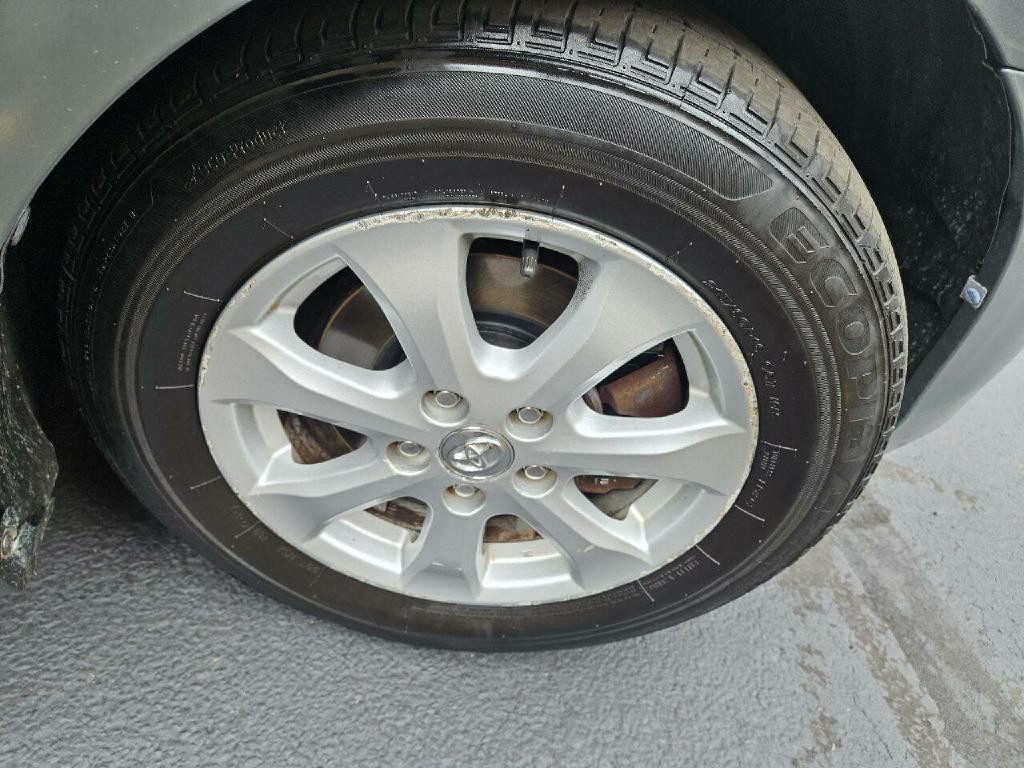 2011 Toyota Camry Image 11