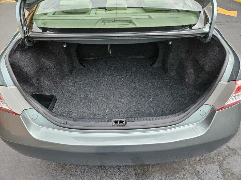 2011 Toyota Camry Image 12