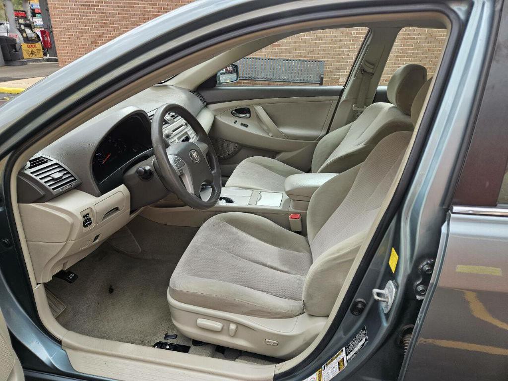 2011 Toyota Camry Image 13