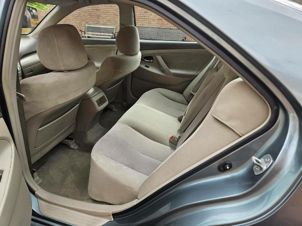 2011 Toyota Camry Image 14