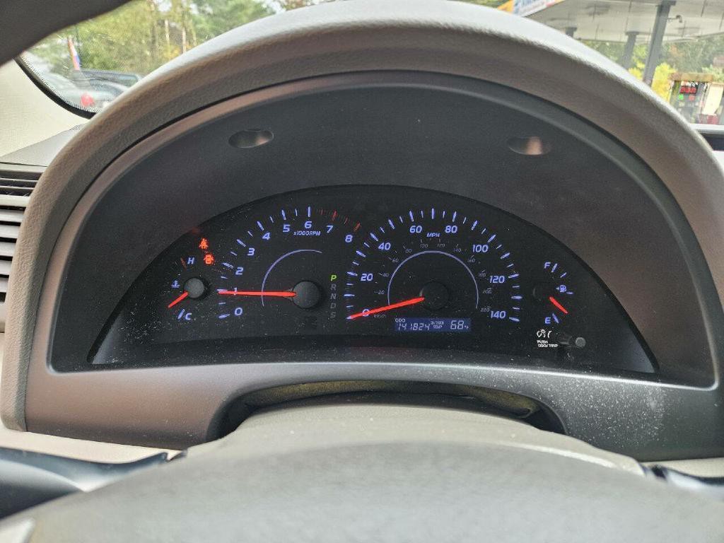 2011 Toyota Camry Image 21