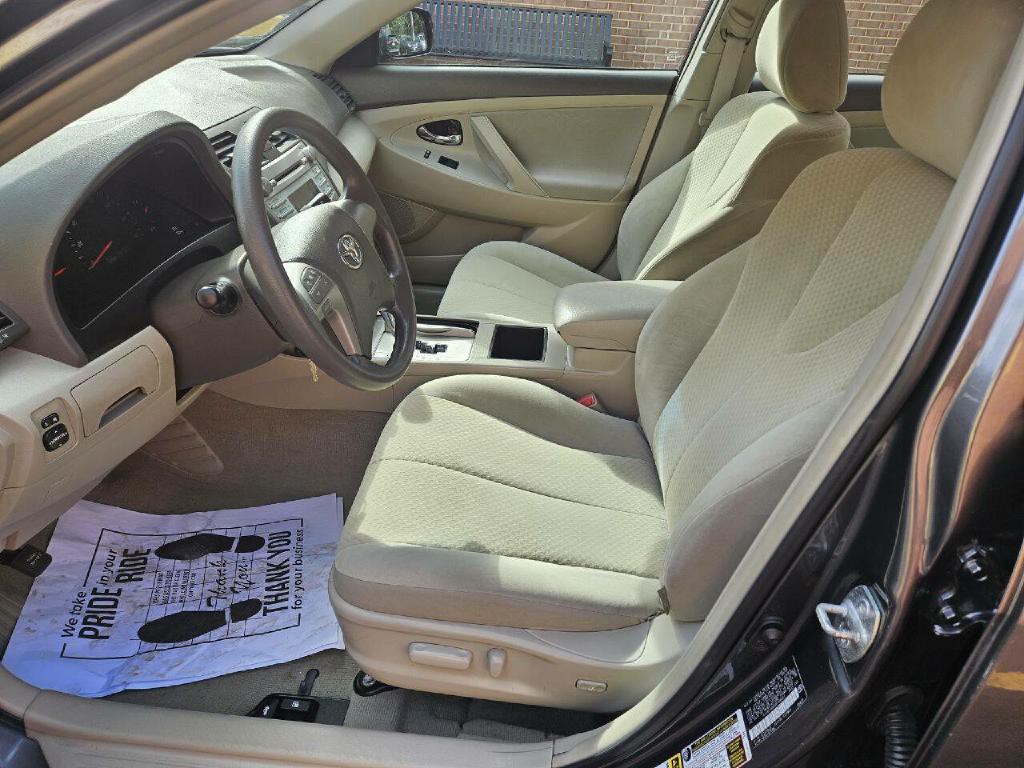 2009 Toyota Camry Image 16