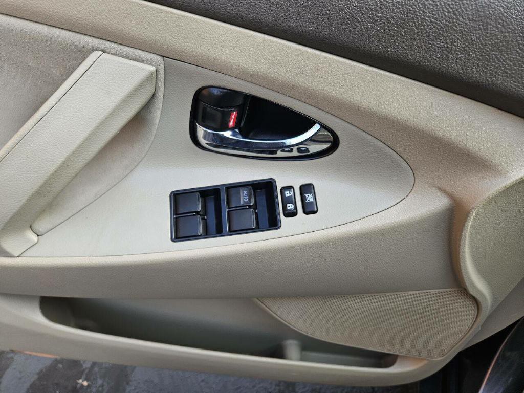 2009 Toyota Camry Image 18
