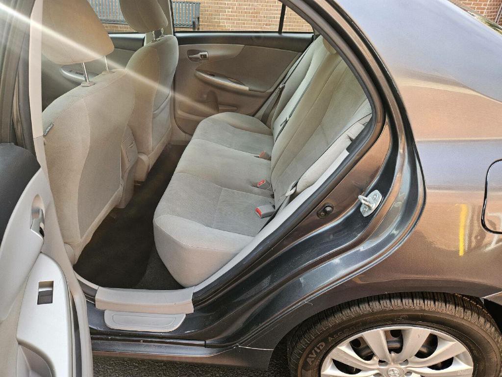 2012 Toyota Corolla Image 11