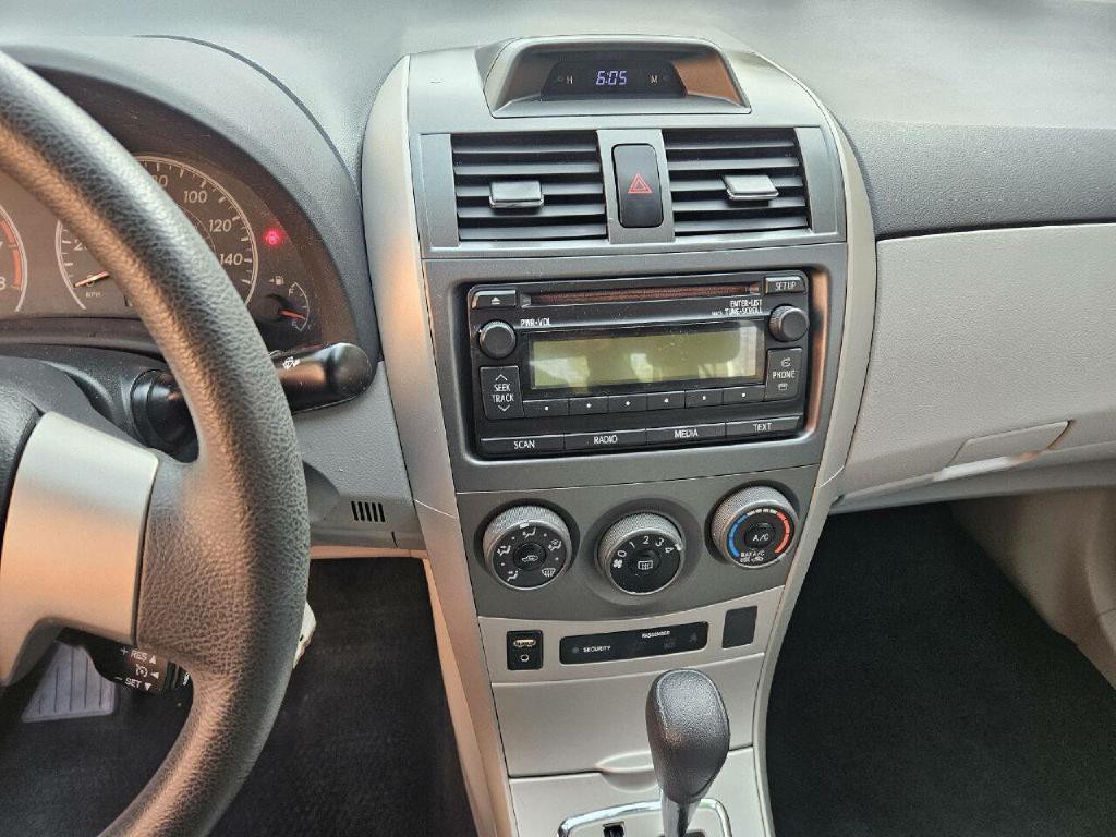 2012 Toyota Corolla Image 19