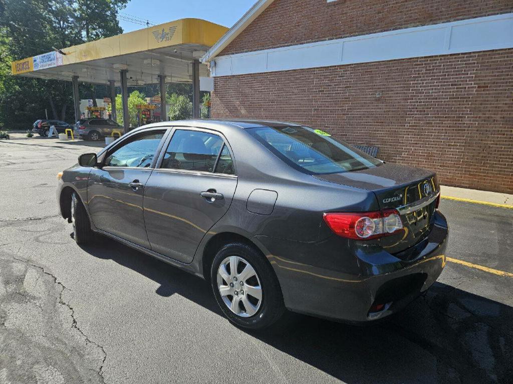 2013 Toyota Corolla Image 5