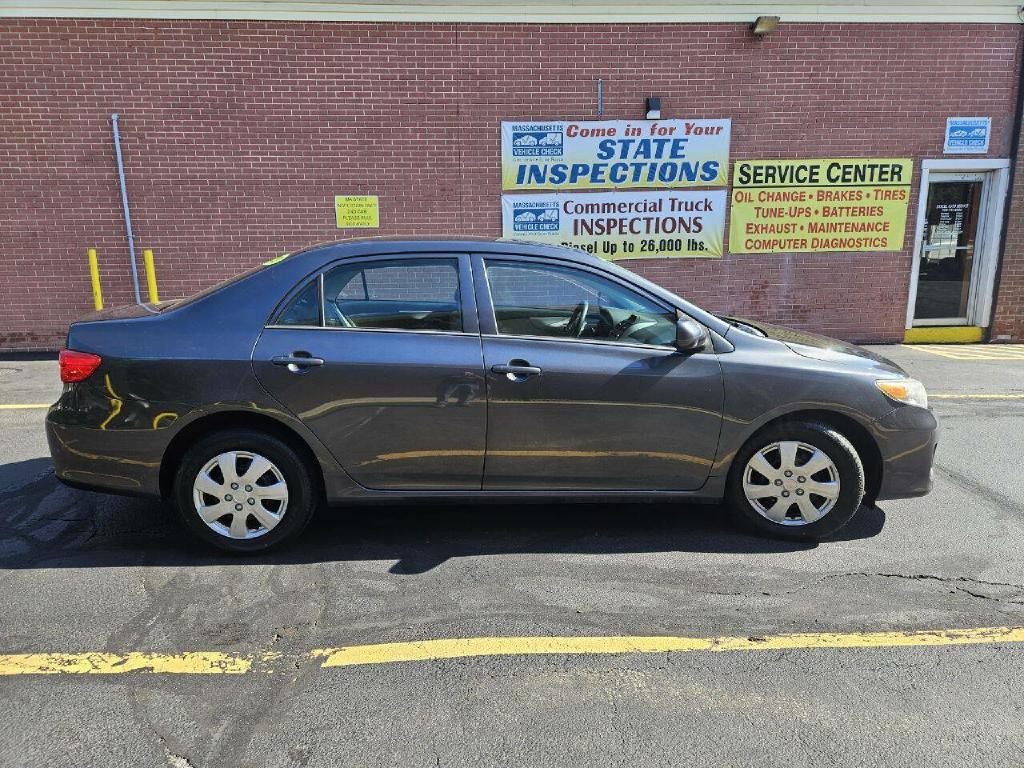 2013 Toyota Corolla Image 8