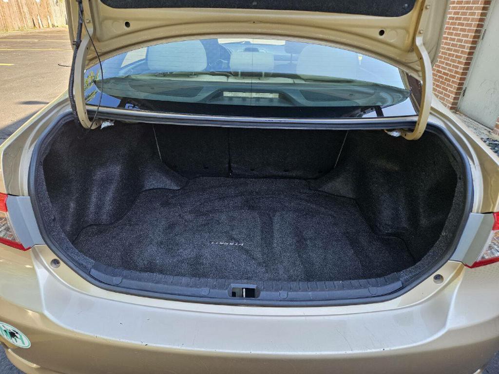 2012 Toyota Corolla Image 12