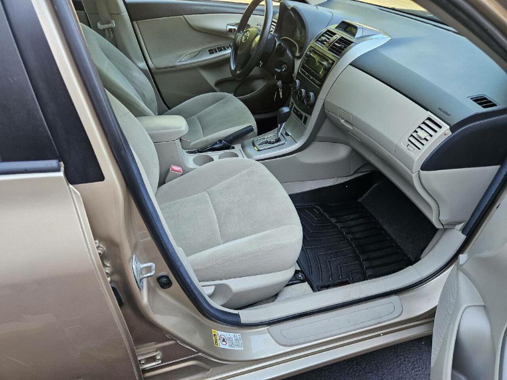 2012 Toyota Corolla Image 14